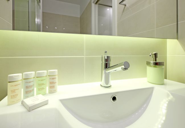 Apartamento en Madrid - Prado Suite - Barrio de las Letras Apartamento en Madrid - Prado Suite - Barrio de las Letras