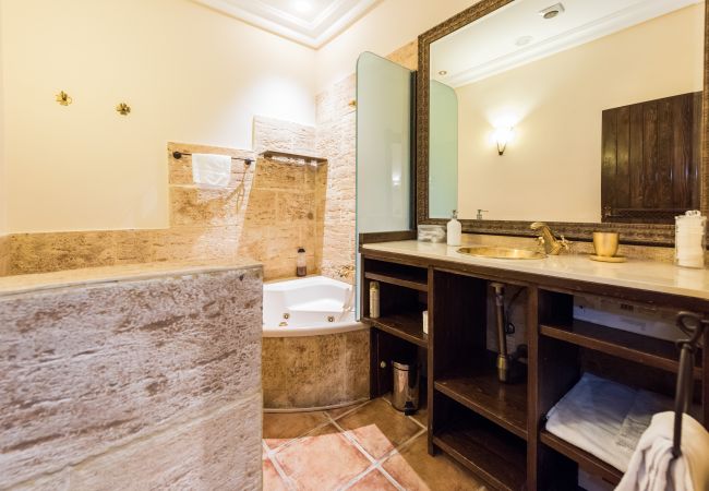 Apartment in Madrid - Downtown Jacuzzi Apartment in Madrid - Downtown Jacuzzi