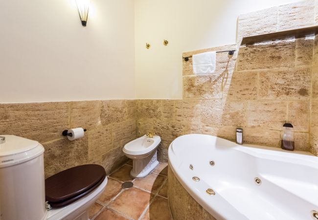 Apartment in Madrid - Downtown Jacuzzi Apartment in Madrid - Downtown Jacuzzi