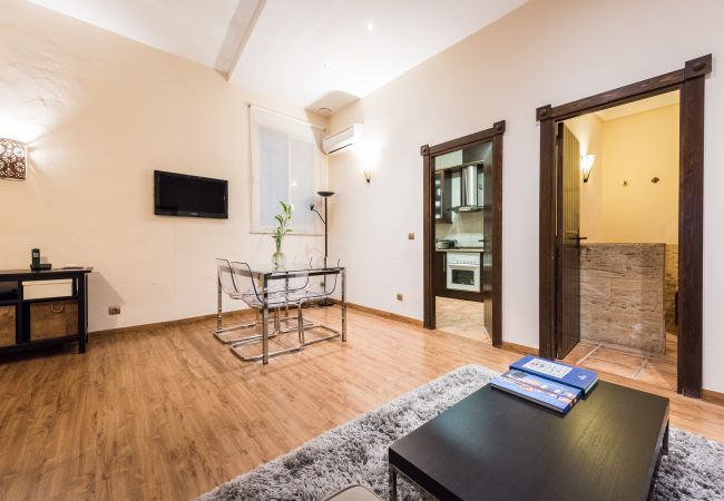 Apartment in Madrid - Downtown Jacuzzi Apartment in Madrid - Downtown Jacuzzi